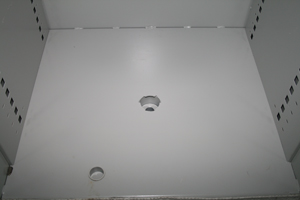 Fixation au sol en standard armoire ignifuge papier série PK-400.